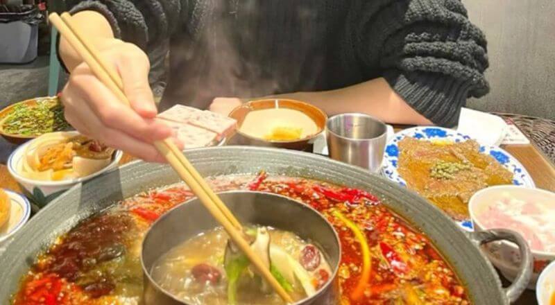 7 thói quen ăn lẩu kém tinh tế cần tránh