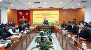 Bộ trưởng Khoa học và Công nghệ Nguyễn Mạnh Hùng tại buổi làm việc cùng với Viện Triết học