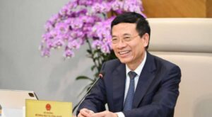 Bộ trưởng Nguyễn Mạnh Hùng phát biểu tại lễ kỷ niệm một năm hợp nhất giữa Bộ Khoa học và Công nghệ và Bộ Thông tin và Truyền thông.