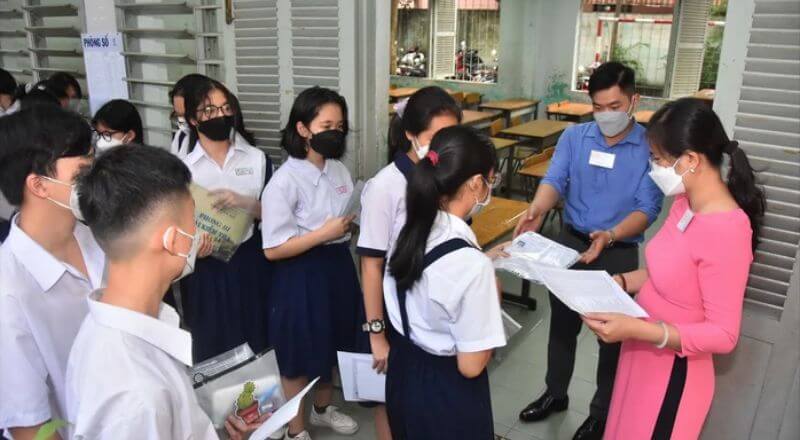 Các thí sinh thi lớp 10 tại trường công lập TP HCM