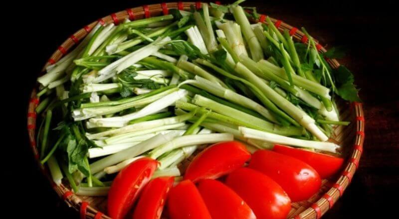 Cách làm Canh cá rau cần đầu xuân bước chuẩn bị rau cần