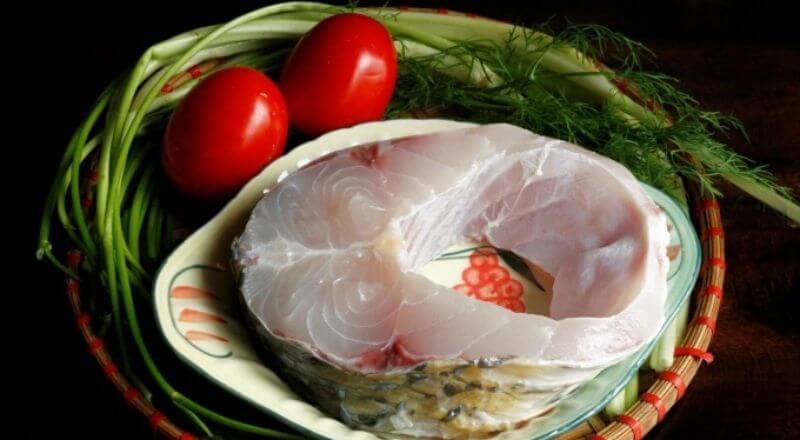 Cách làm Canh cá rau cần đầu xuân bước sơ chế cá