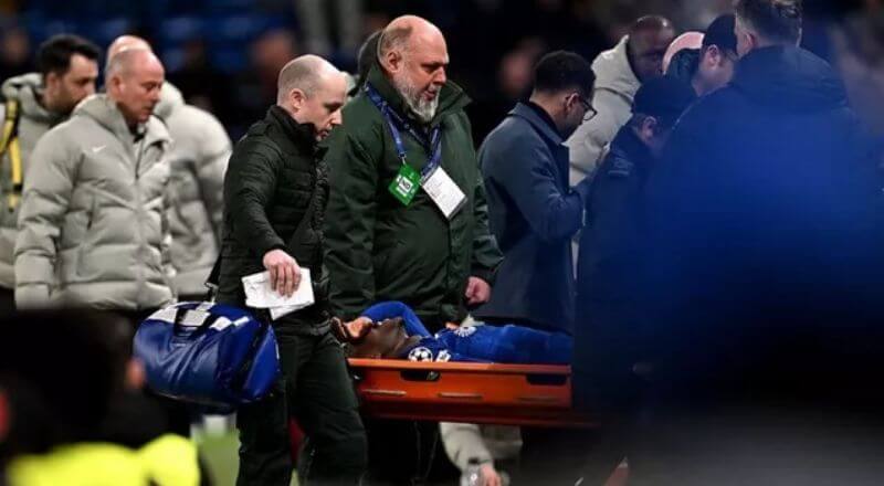 Chelsea thêm đau đầu: Chalobah chấn thương sau thảm bại PSG