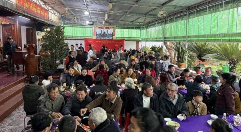 Dòng tộc Nguyễn Gia từ khắp nơi đổ về nhà thờ họ