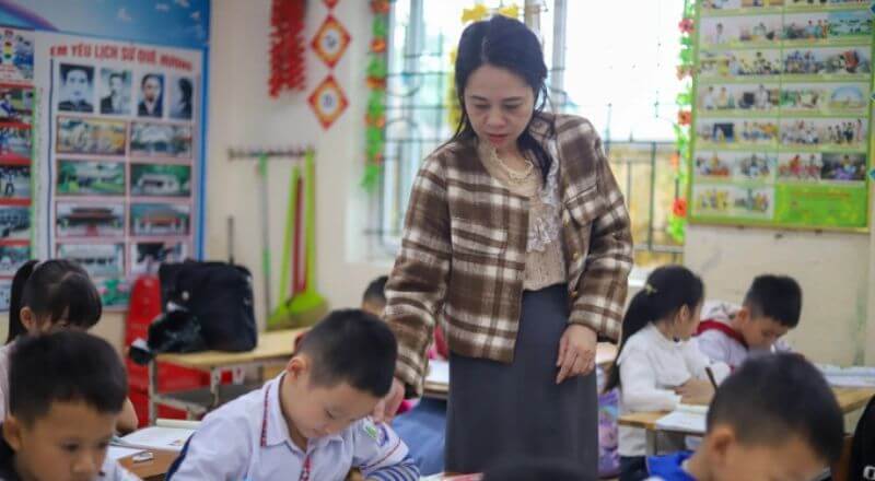 Giáo viên hợp đồng trường tiểu học Hưng lợi, xã Lam Thanh tỉnh Nghệ An