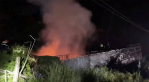 Hiện trường vụ tai nạn xe đầu kéo