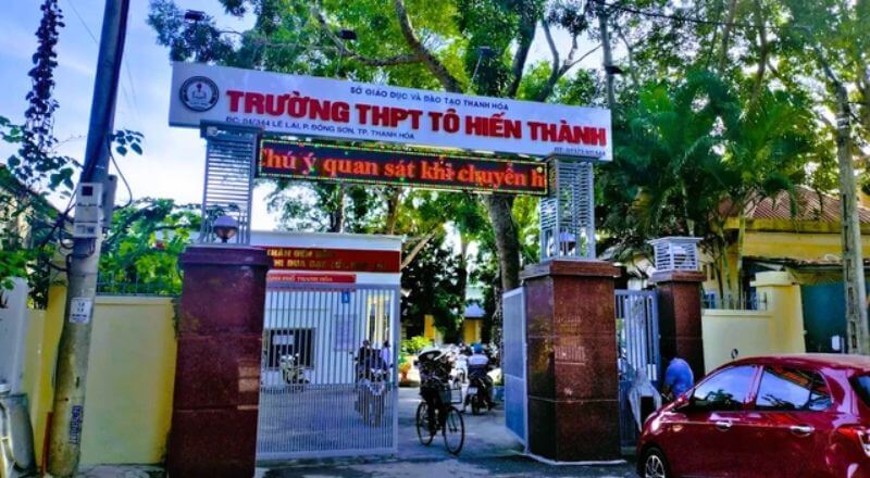 Hình ảnh cổng trường THPT Tô Hiến Thành