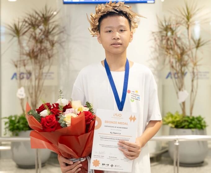 Lê Kỳ Nam và tấm huy chương Olympic AI thế giới