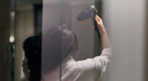 Máy sấy tóc không thể điều trị sùi mào gà, ngoài ra còn tăng nguy cơ bỏng da, dễ làm mầm bệnh lan sang vị trí khác.