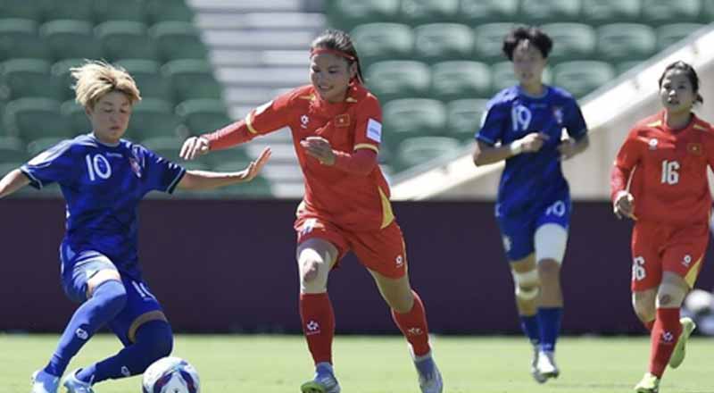 HLV Mai Đức Chung lý giải trận thua của tuyển nữ Việt Nam vì nắng nóng 4 Một số trụ cột trong đội bị ảnh hưởng thể lực