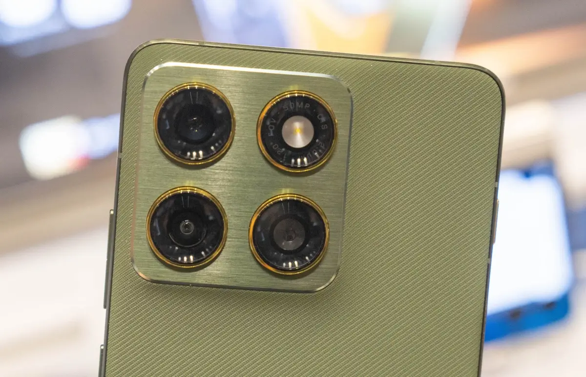 Motorola trình làng bộ đôi smartphone siêu mỏng, hiệu năng cao 4