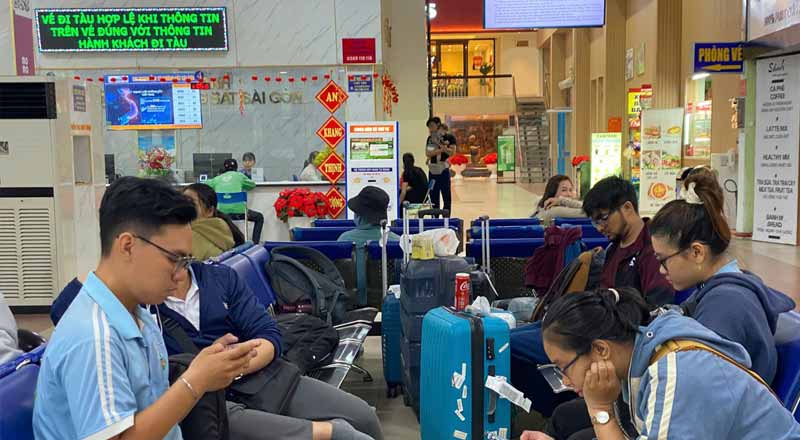 Ngành đường sắt nỗ lực hỗ trợ hành khách