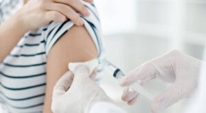 Nữ giới Ấn độ được tiêm vaccine HPV