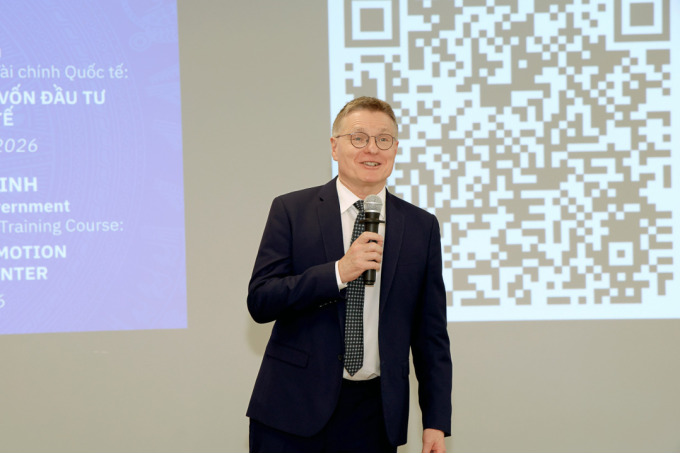 Ông Hubertus Vaeth trực tiếp giảng dạy khóa học