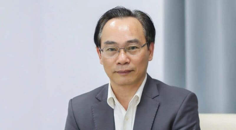 Phó giáo sư Hoàng Minh Sơn kiêm quyền Bộ trưởng Giáo dục và Đào tạo