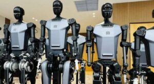 Robot mã nguồn mở Tianghong, sản phẩm do Trung tâm Đổi mới Robot Hình người Bắc Kinh phát triển