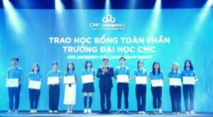 Tân sinh viên Trường Đại học CMC nhận học bổng toàn phần