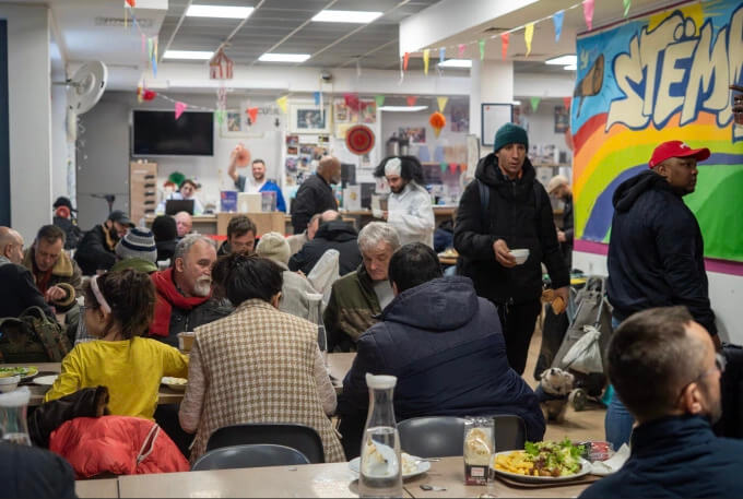 Trung bình có 450 người dùng bữa mỗi ngày tại cơ sở Stëmm vun der Strooss