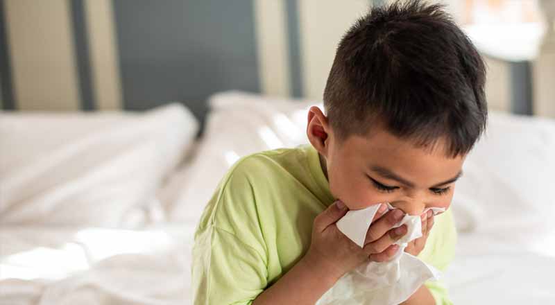 Vệ sinh mũi bằng nước dung dịch muối sinh lý