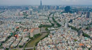 Hai tuyến đường Trường Sa và Hoàng Sa chạy song song dọc theo hai bờ kênh Nhiêu Lộc