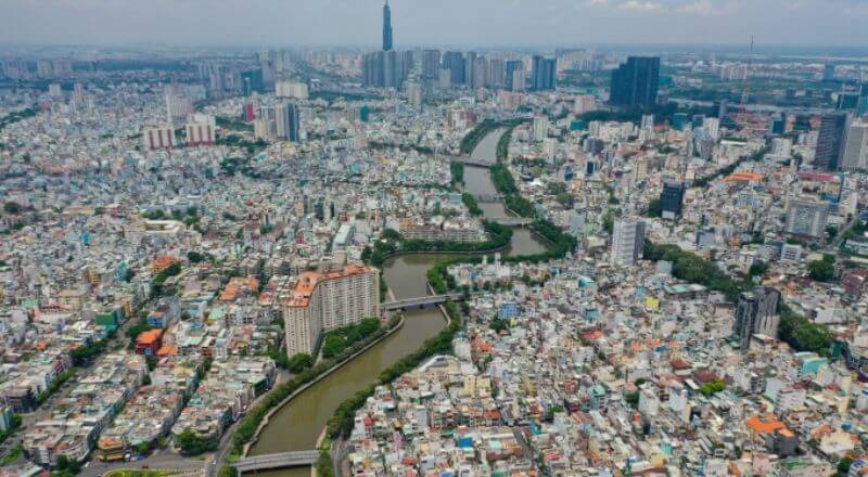 Hai tuyến đường Trường Sa và Hoàng Sa chạy song song dọc theo hai bờ kênh Nhiêu Lộc